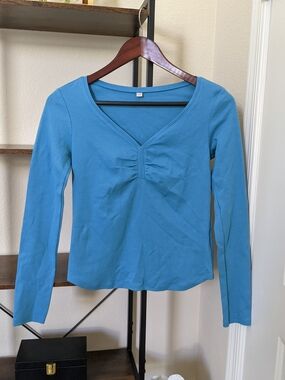 UniQlo Women's Teal V-Neck Long-Sleeve XS Top with Gathered Front Y2K